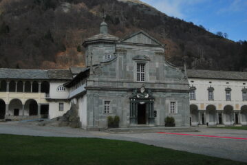 L’arrivo a Oropa, scendendo dal Sacro Monte
