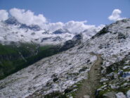 sentiero a mezzacosta verso il lago (sguardo all'indietro)