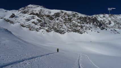 Sul traverso che porta verso il paretone.