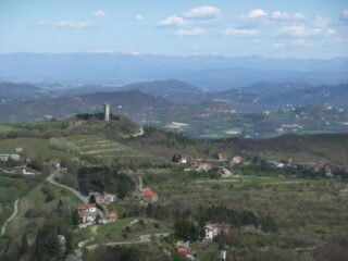 Dalla torre di Roccaverano verso quella di Vengore