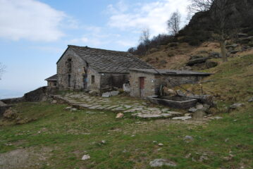 L’alpe Fenereccio (1279 m) sul D34 quasi allo sbarco sul Tracciolino