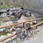 La frazione di Fondo con il suo ponte.