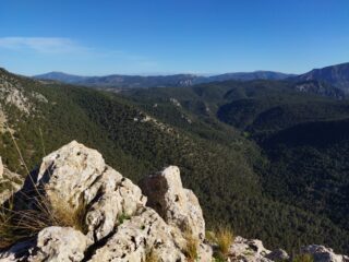 Vista fino alla Sierra Nevada dalla sommità 
