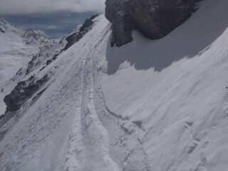 Pendenza tra le rocce sul Faina