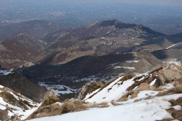 lato prato nevoso