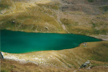 Primo lago visto dal sentiero di salita al secondo