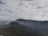 monte Vecchio tutto pulito, dietro Costa Rossa