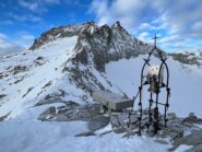 Passo della Lobbia Alta. Altare e cima.
Foto di Lorenza