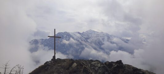 Panorama limitato dalla cima