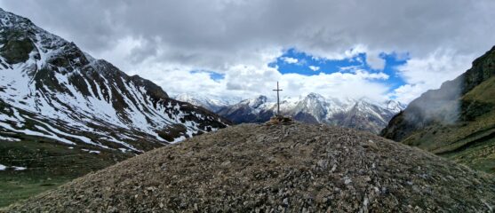 poggio con la croce
