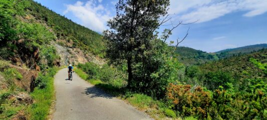 Strade strette e deserte