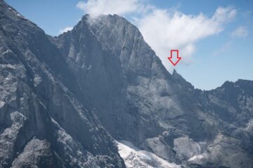 la punta trubinasca vista dalla val bondasca, dietro al Badile