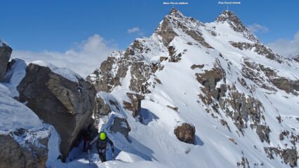 Dal Colle del Grand Etret si percorre la cresta facile.