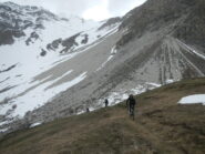 sentiero che in discesa risulta ben ciclabile 