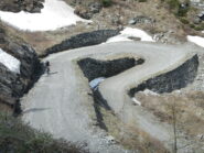 ultimi tornanti poco sotto il Colle delle Finestre