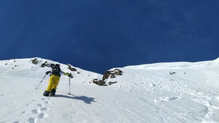 Verso l'uscita. A sx la vetta,  a dx la meringata