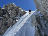 Il ripido canalino sotto la vetta del Pizzo Cefalone