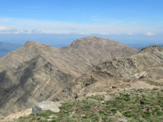 Dal Marmagna vista sulle due successive cime: Braiola e Orsaro