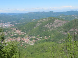 Savignone, Castello e M. Pianetto visti dal M. Maggio