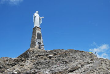 Inizia la discesa verso Chatillon, un ultimo sguardo alla Madonna dello Zerbion 