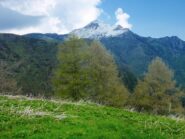 il Mondolè ancora imbiancato 