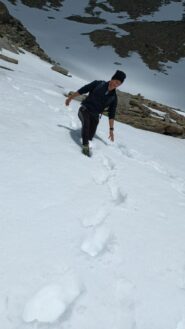 Conferma che sulla neve si sprofonda fino all'anca.