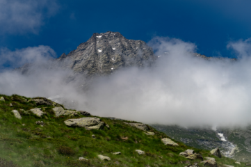 la torre tra le nuvole