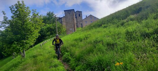 inizio della lunga discesa da San Pellegrino in Alpe