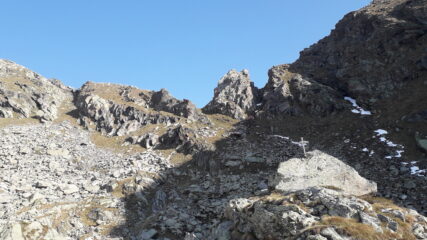 la croce Aldo..e al centro la Bocchetta Perra..