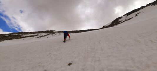 Breve tratto ripido su neve