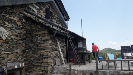 al rifugio Argentea si lavora..