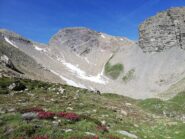 La cima con a dx il pas de David dal vallon de Rofre