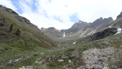 dopo il rifugio il vallone da risalire