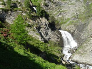 L'acqua che scende dal lago Bleu