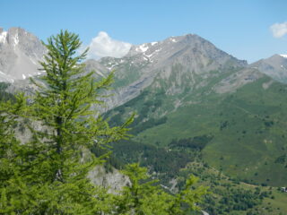 dal Poggio Tre Croci vista sulla strada del Colle della Rho