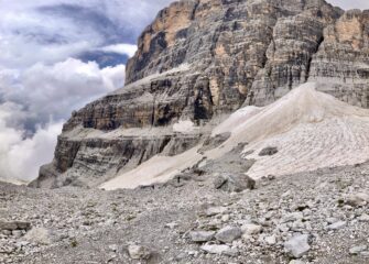 In discesa sotto la Vedretta dei Camosci