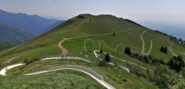 la pista di bob estivo che scende dal Monte Marca