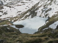 il lago ghiacciato visto da circa quota 2700 m, verso il col de la Crosatie