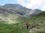 panorama dal bivacco verso est, iniziando la discesa