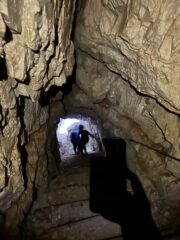 Ripide gallerie che scendono verso rifugio Locatelli - frontale d'obbligo