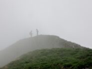In cima nella nebbia