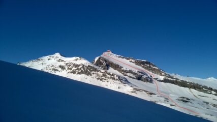 L'itinerario. Foto di archivio del 23 6 2016. Dai pendii sotto il colle perduto