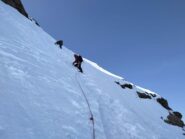 La rampa inclinata ma con ottimi buchi e neve solida.