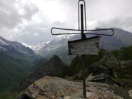 Croce di vetta e vallone dell'Albergian
