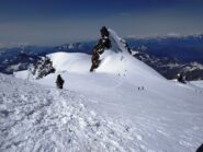 Assalto al Corno Nero visto dalla base del pendio finale di questa cima.
