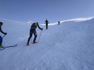 Salendo al colle del Lys, passaggio degli atleti in gara, giornata storica con nuovi record ! 