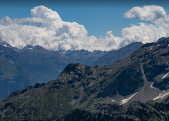 Vapori si innalzano dalla Val Soana