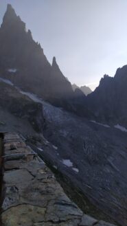 Aiguille Noire de Peutery al mattino dal Rifugio Monzino