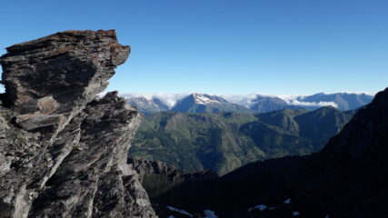 dai pressi della cima Vallonetto al centro il Nible'..