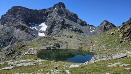 Terzo lago con sullo sfondo il Rothorn
